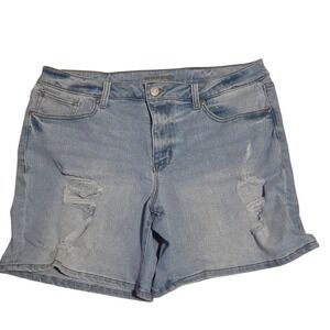 Maurices Womens Light Wash Distressed Denim Jean Shorts Size 16 Stretch Casual